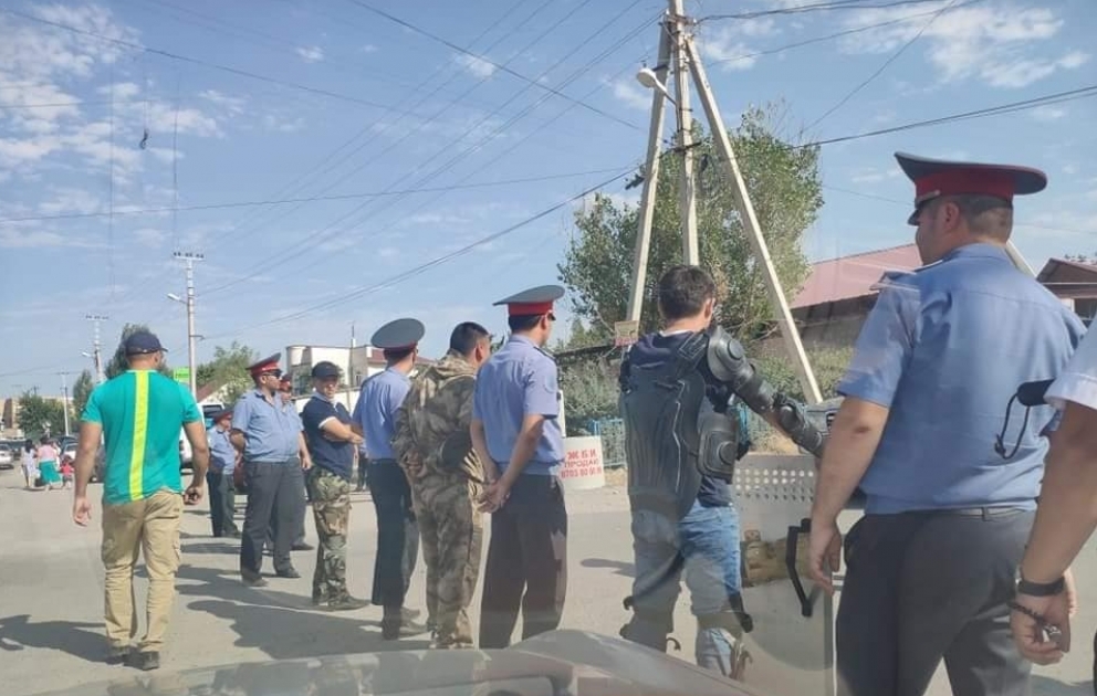 Almazbek Atambayev güc strukturlarına təslim olub