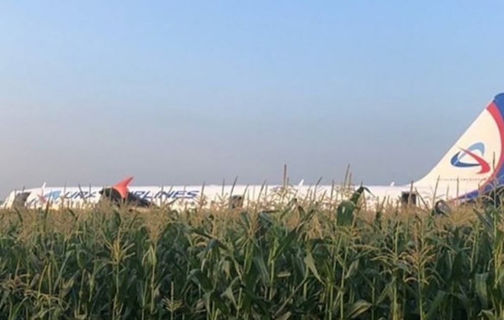 Rusiyada təyyarə qəza enişi edib