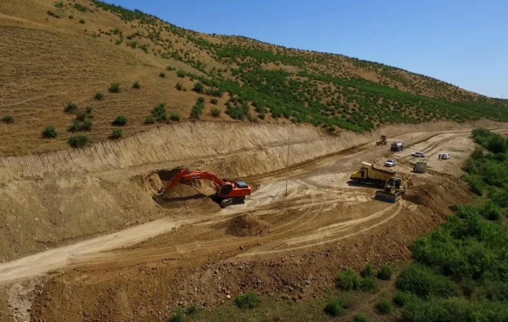 Şabran rayonunda 25 kilometrlik avtomobil yolu yenidən qurulur