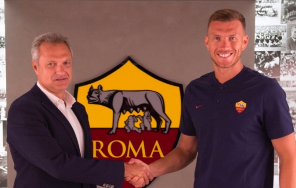 “Roma” klubu hücumçu Edin Dzeko ilə müqavilənin müddətini uzadıb