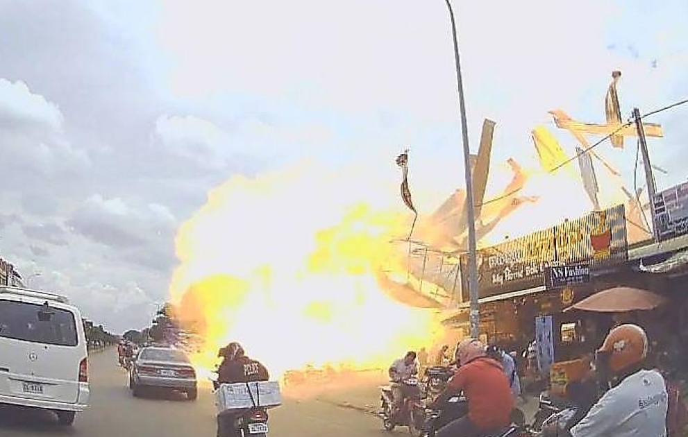 LPG Gas Station EXPLODES Injuring Tourists