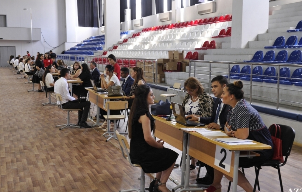 Media nümayəndələri müəllimlərin işə qəbulu üzrə müsahibə mərhələsini izləyiblər