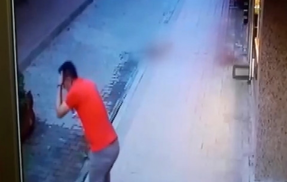 Azyaşlı uşağın dördüncü mərtəbədən düşmə anları kameralarda
