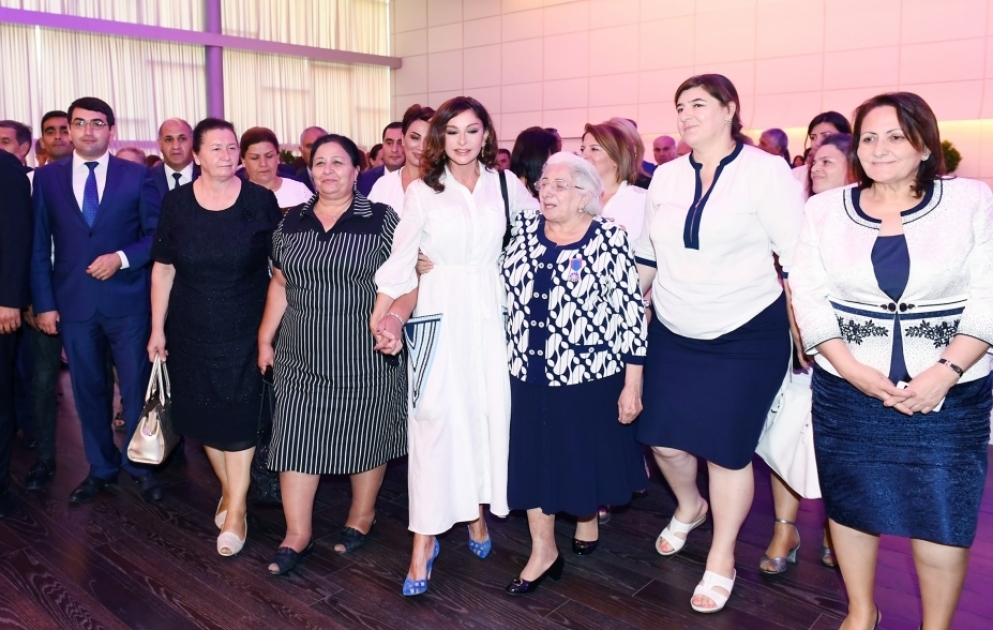 Azərbaycanın Birinci vitse-prezidenti Mehriban Əliyeva məcburi köçkünlərin tədbirində iştirak edib