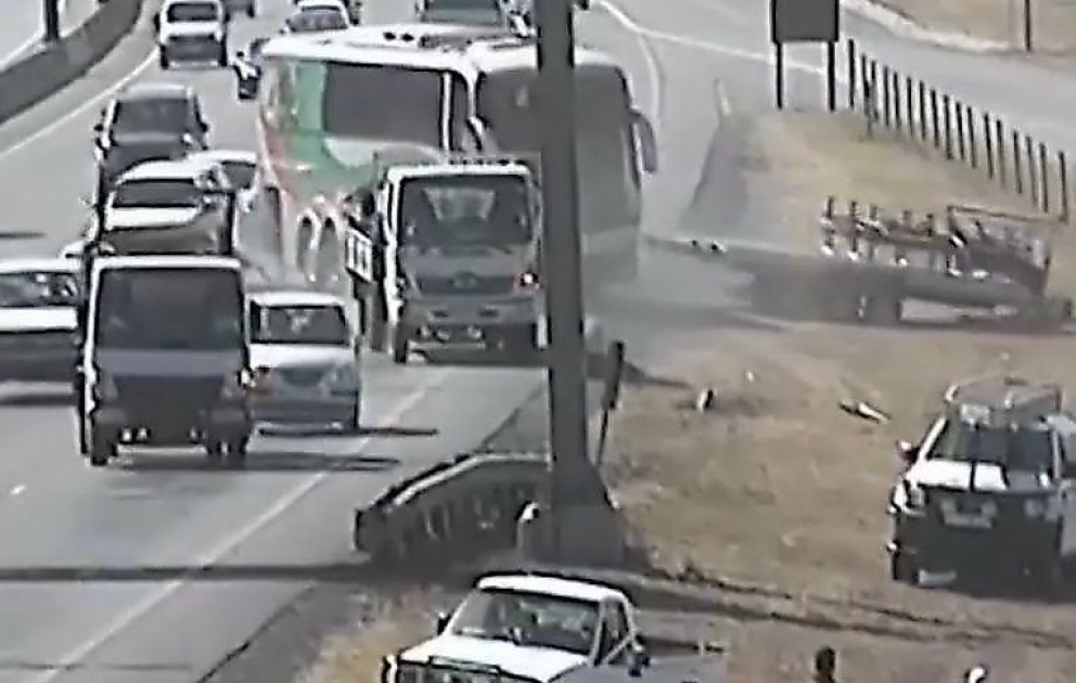 Avtobus 10 avtomobili əzdi