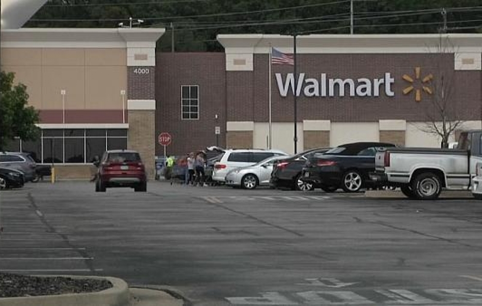 Walmart сокращает продажу оружия и боеприпасов