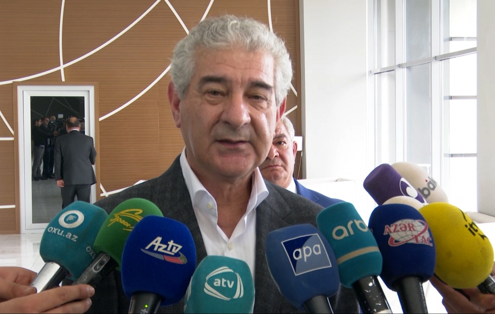 YAP üzvləri Prezidentin ətrafında sıx birləşən Azərbaycan vətəndaşlarının birinci sırasını təşkil edir