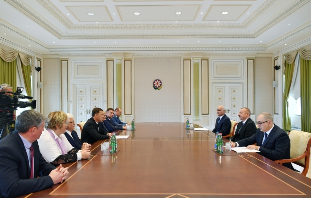 Le président de la République reçoit une délégation menée par le gouverneur de Sverdlovsk