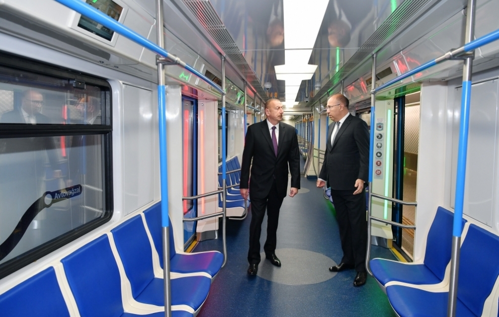 Bakı Metropoliteninin “Xətai” stansiyası yenidənqurmadan sonra istifadəyə verilib 
Prezident İlham Əliyev stansiyada yaradılan şəraitlə tanış olub
