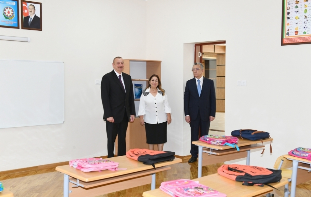 Le président Ilham Aliyev visite l’école №101 dans l’arrondissement de Sourakhany de Bakou