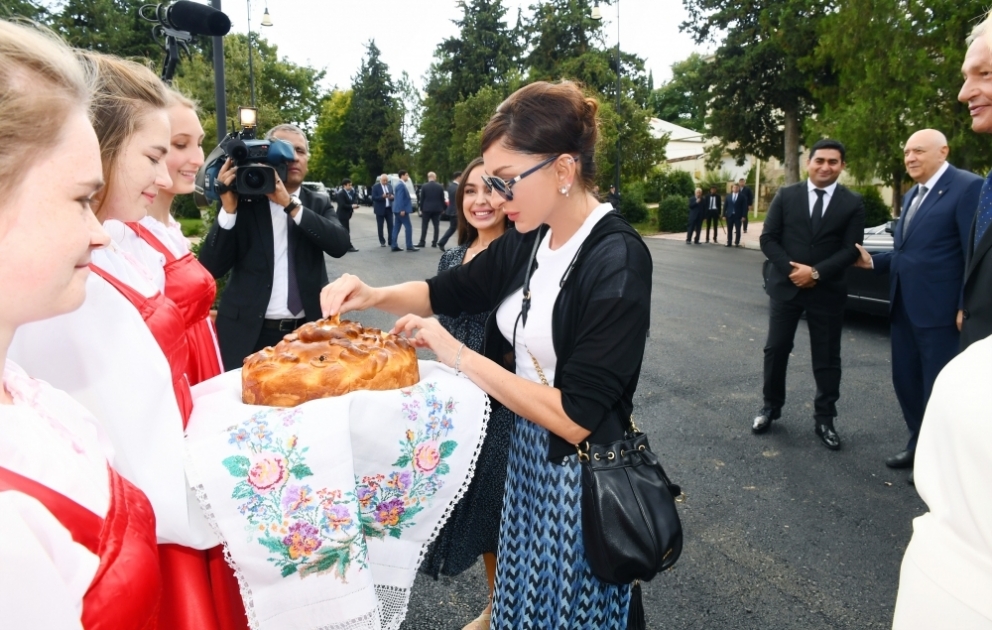 İsmayıllı rayonunun İvanovka kəndindəki Mədəniyyət Sarayı əsaslı təmirdən sonra istifadəyə verilib