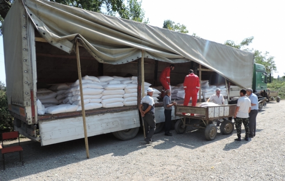 Xaçmazlı fermerlərə güzəştli şərtlərlə 60 tonadək mineral gübrə satılıb
