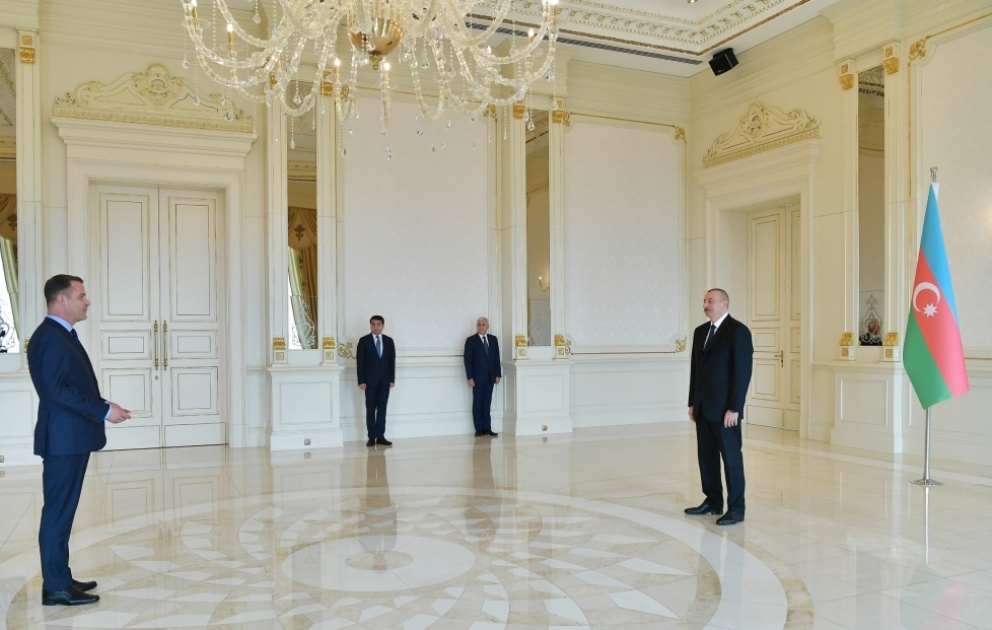 Prezident İlham Əliyev Litvanın Azərbaycanda yeni təyin olunmuş səfirinin etimadnaməsini qəbul edib