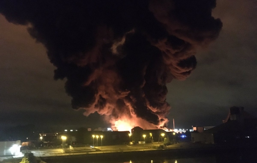Großbrand in Chemiewerk in Rouen