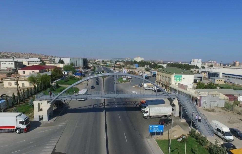 “Şamaxinka”da inşa olunan piyada keçidində 2 lift olacaq