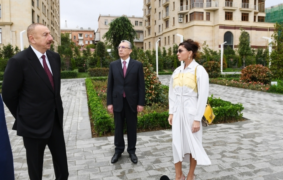 Paytaxtın 28 May, Dilarə Əliyeva və Fikrət Əmirov küçələrinin kəsişməsində yeni park istifadəyə verilib
