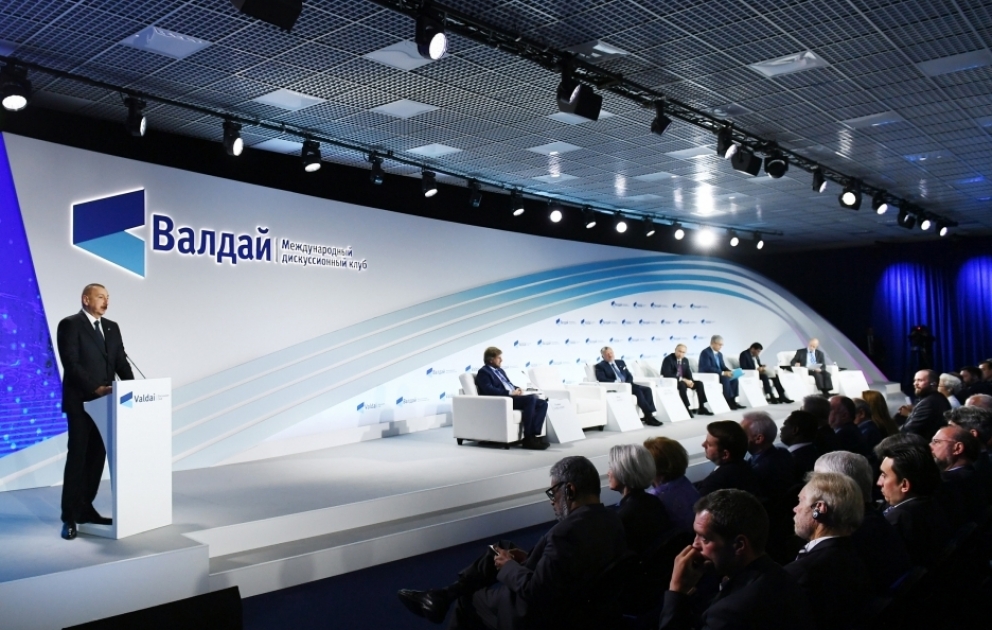 Plenartagung der 16. jährlichen Sitzung des Internationalen Diskussionsklubs “Waldai“ 
Aserbaidschans Präsident Ilham Aliyev nimmt an Sitzung teil