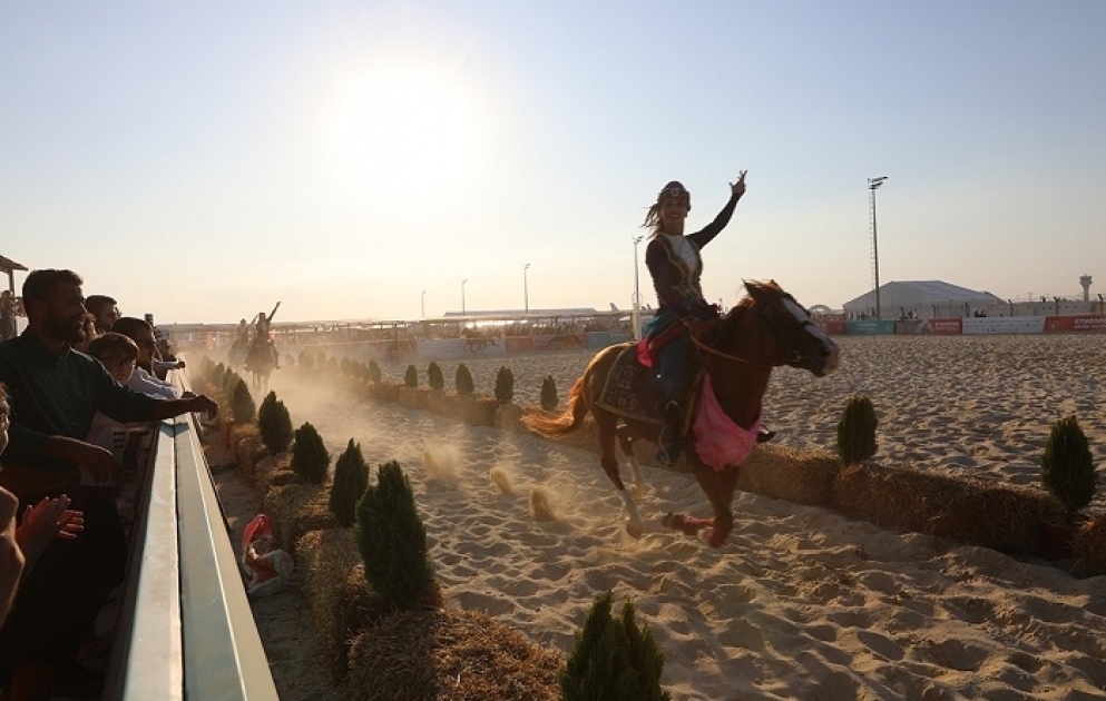 Karabakh horses and Azerbaijani kelaghayi (headscarf) in Istanbul