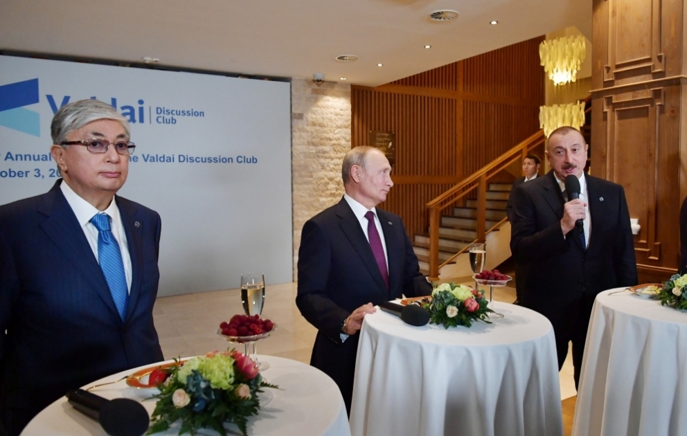 Dövlət başçılarının “Valday” Beynəlxalq Diskussiya Klubunun XVI illik iclasının iştirakçıları ilə qeyri-formal görüşü olub