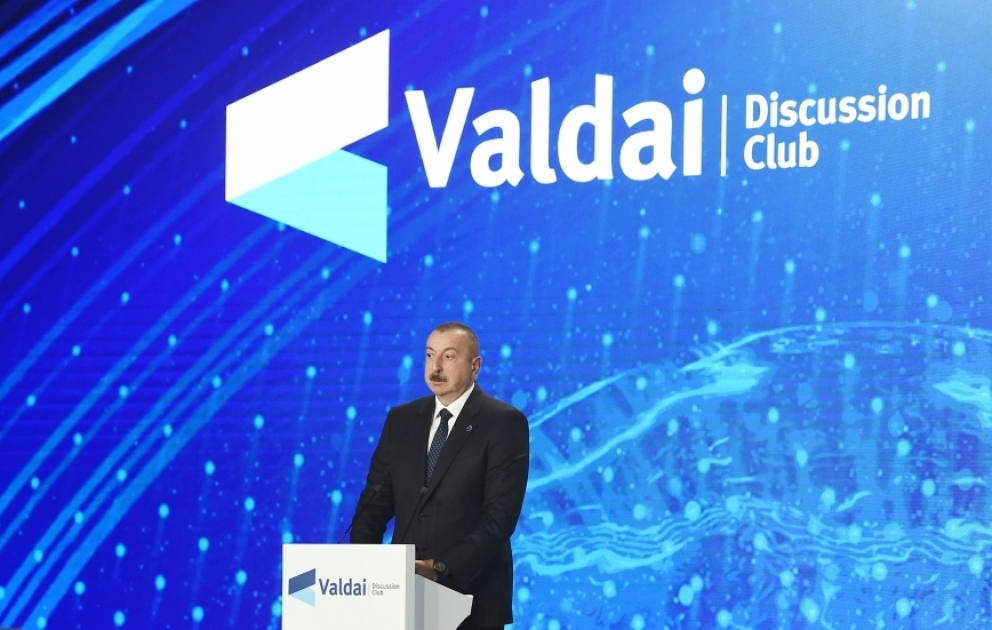 Soçidə “Valday” Beynəlxalq Diskussiya Klubunun XVI illik iclasının plenar sessiyası keçirilib 
Prezident İlham Əliyev sessiyada iştirak edib