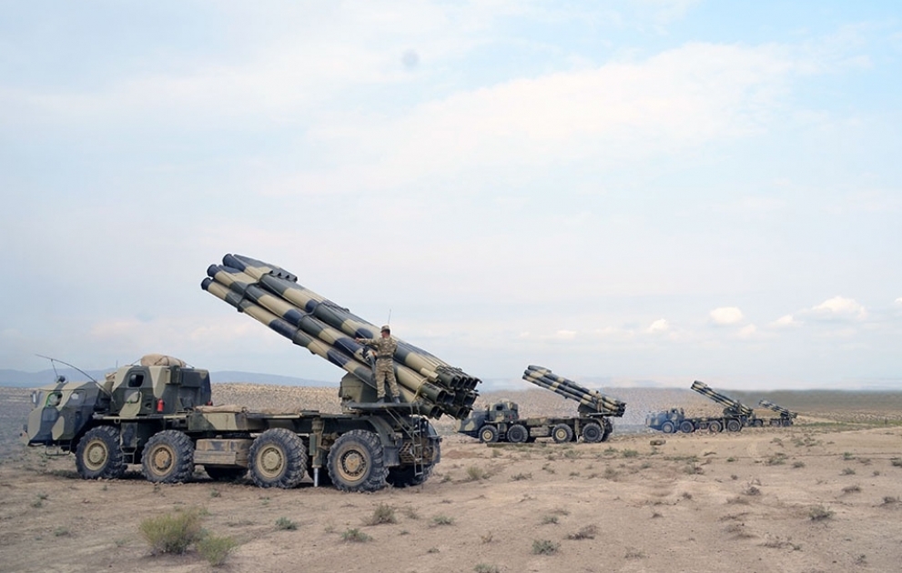 Ракетные и артиллерийские подразделения провели боевые стрельбы