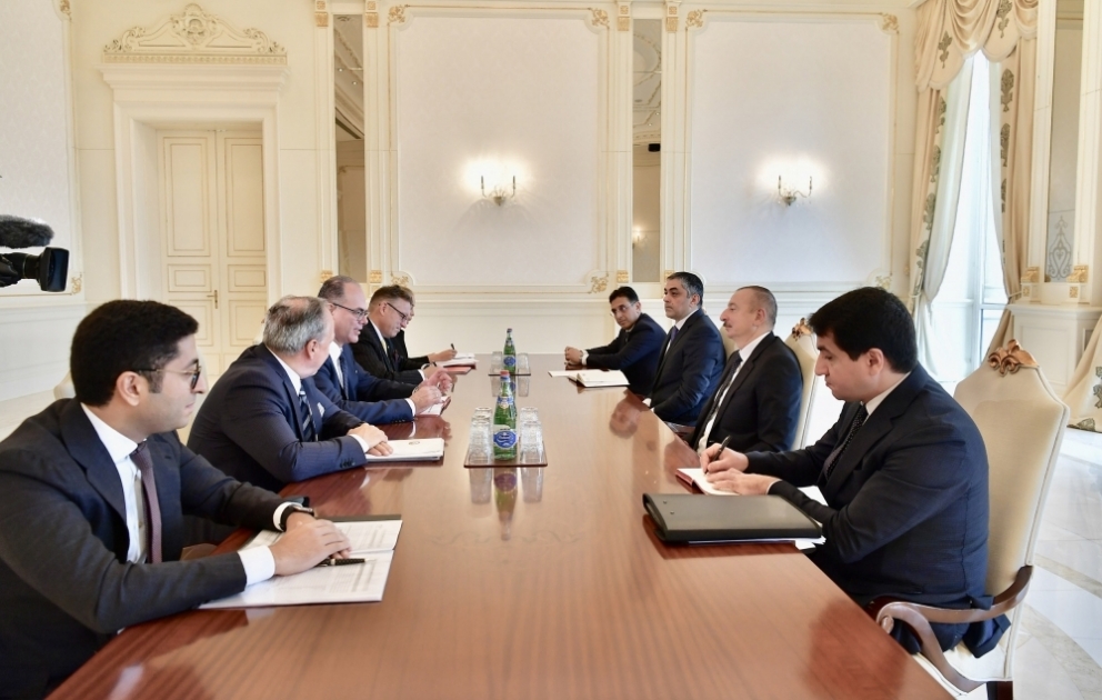 Entretien du président Ilham Aliyev avec une délégation menée par le ministre autrichien des Transports, de l’Innovation et de la Technologie