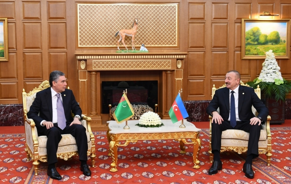 Treffen von Präsident Ilham Aliyev mit Präsident Gurbanguly Berdimuhamedow in Aschgabat