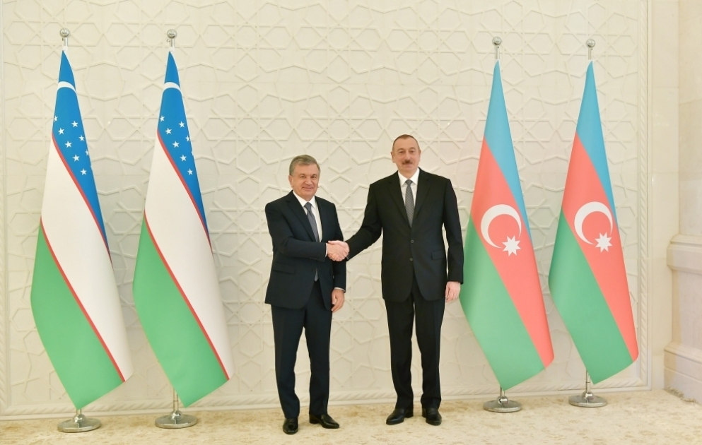 Entretien des présidents azerbaïdjanais et ouzbek à Bakou