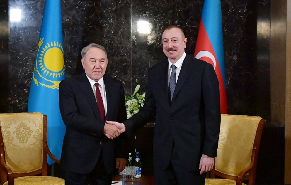 Präsident Ilham Aliyev trifft ersten Präsidenten Kasachstans Nursultan Nasarbajew