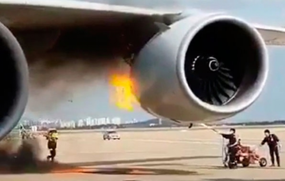 Airbus А380-in mühərriki yandı
