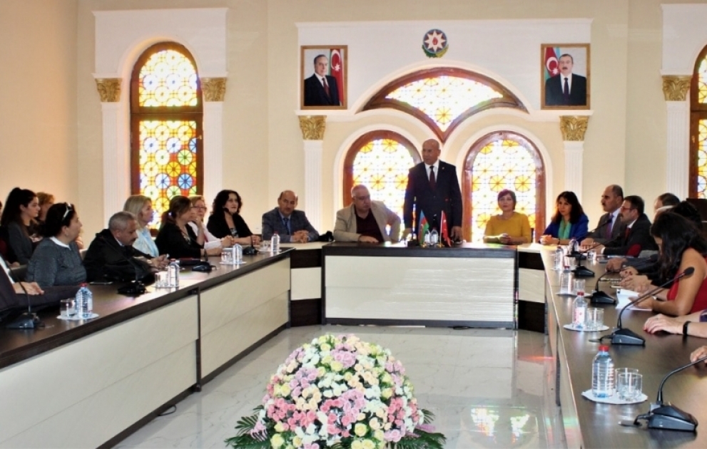 Xaçmazda türk yazarların əsərlərindən ibarət kitab təqdim olunub