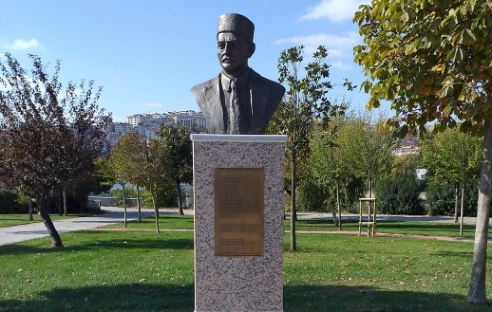 İstanbulda Hüseyn Cavidin büstü qoyulub