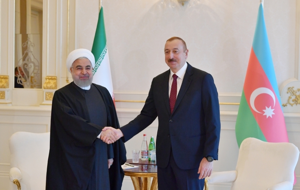 Staatspräsident Ilham Aliyev trifft seinen iranischen Amtskollegen