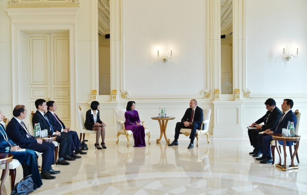 Le président de la République reçoit la vice-présidente du Vietnam