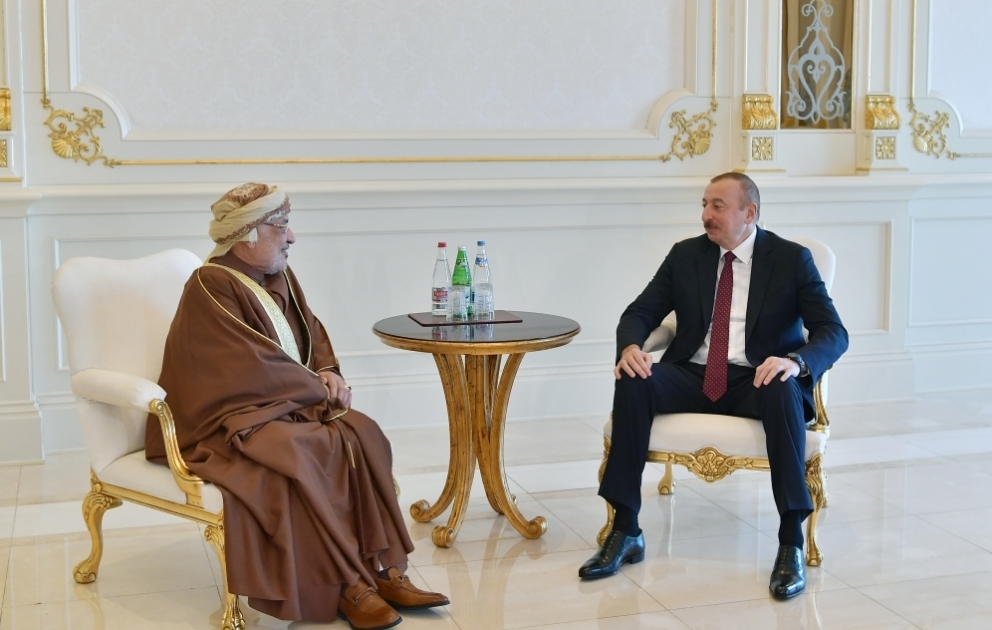 Le président Ilham Aliyev rencontre une délégation menée par le président du Conseil d’Etat d’Oman