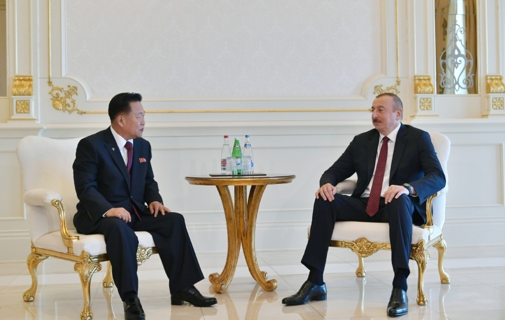 Staatspräsident Ilham Aliyev empfängt den Präsidiumsvorsitzenden der Obersten Volksversammlung von DVRK
