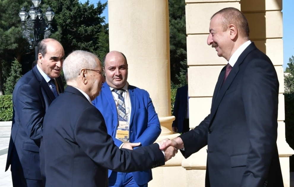 Prezident İlham Əliyevin Əlcəzair Prezidenti Abdelkader Bensalah ilə görüşü olub