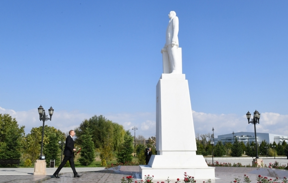 Präsident Ilham Aliyev zu Besuch im Rayon Agdasch eingetroffen