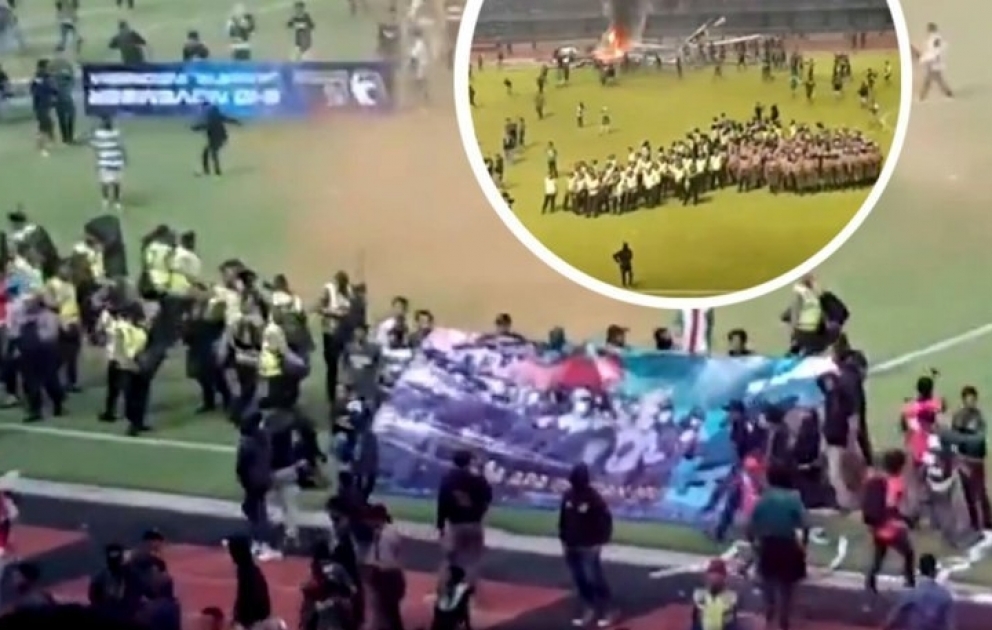 İndoneziyada azarkeşlər stadionu yandırdı