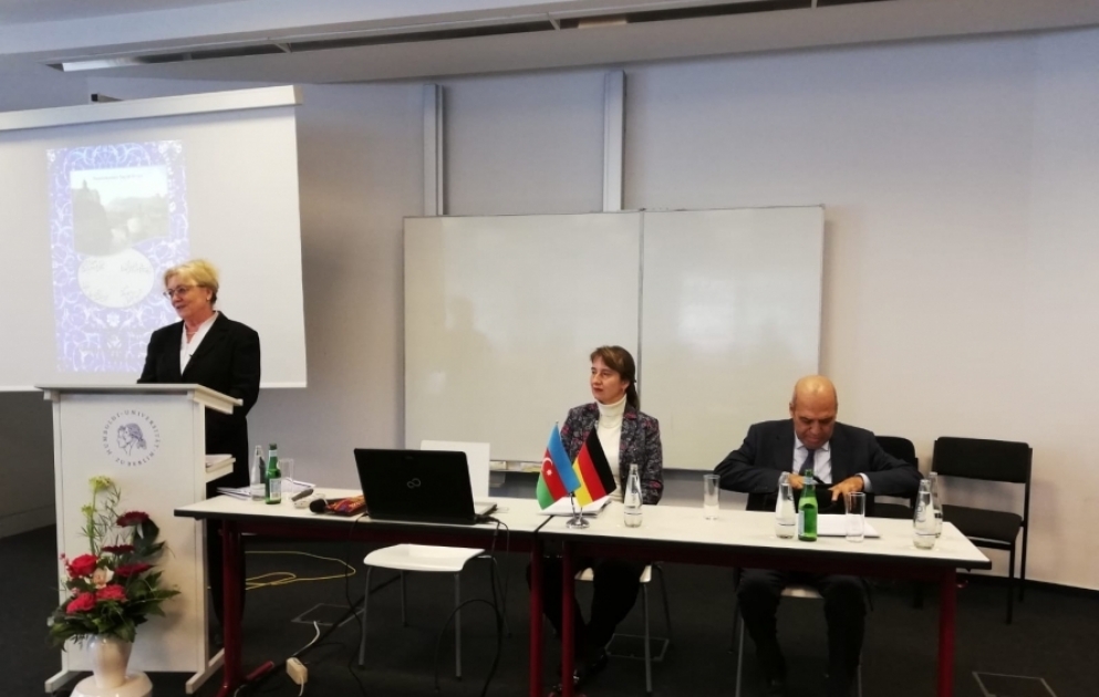 Berlinin Humbolt Universitetində elmi konfransda Mirzə Şəfi Vazehin yaradıcılığından danışılıb
