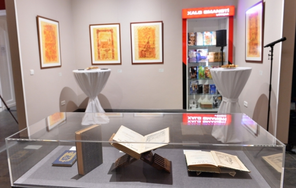 “Berlin Q Gallery” incəsənət mərkəzində Mirzə Şəfi Vazehin əsərlərinin toplandığı kitabın təqdimatı olub