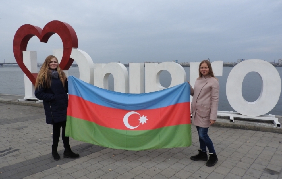 По случаю Дня государственного флага в Днепре прошла акция
