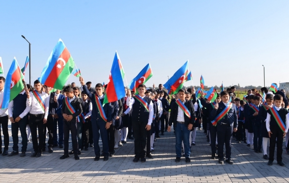 Ağdamda yeni məktəb binasının açılışı olub