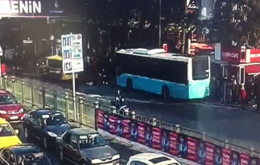 İstanbulda baş verən avtobus qəzasının görüntüləri yayılıb