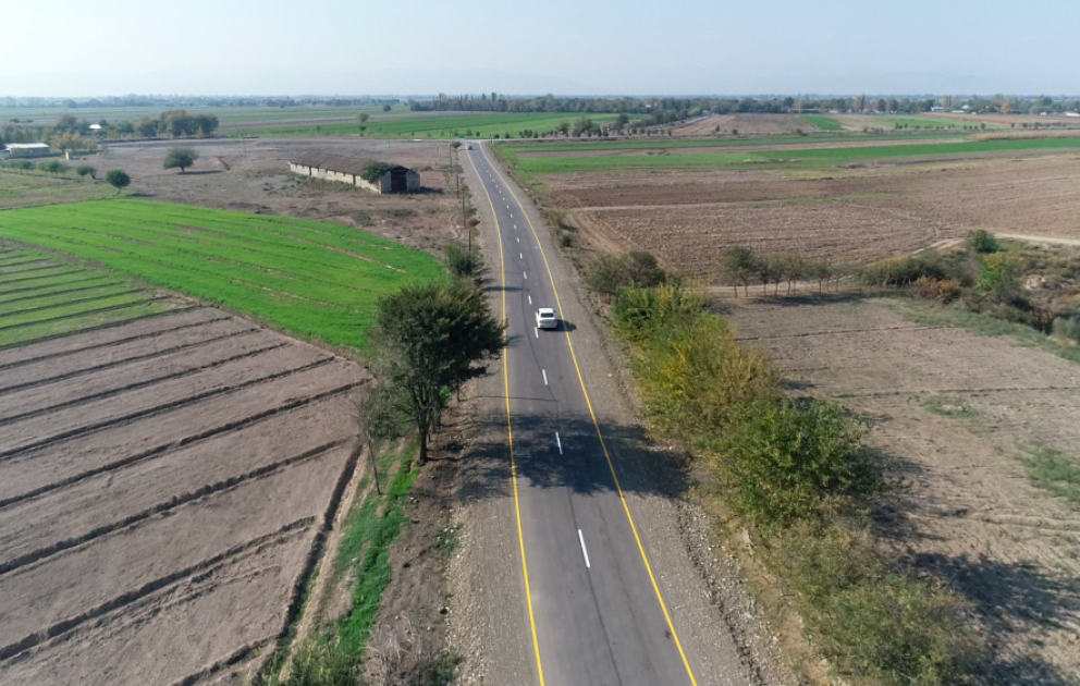 Ağcabədidə 18 kilometrlik yol yenidən qurulub