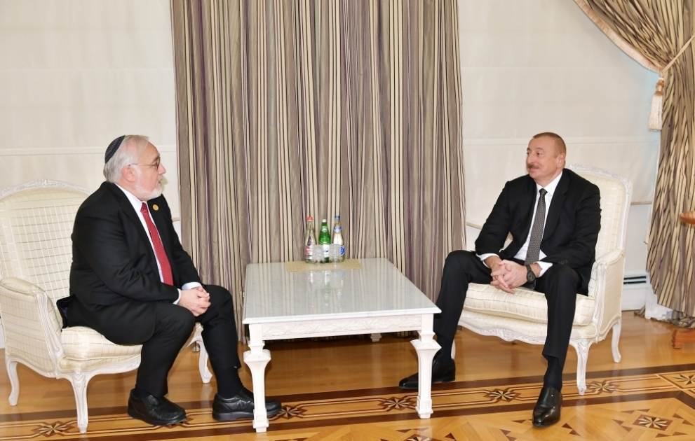 Präsident Ilham Aliyev empfängt den Präsidenten des Kongresses christlicher Führungskräfte von USA