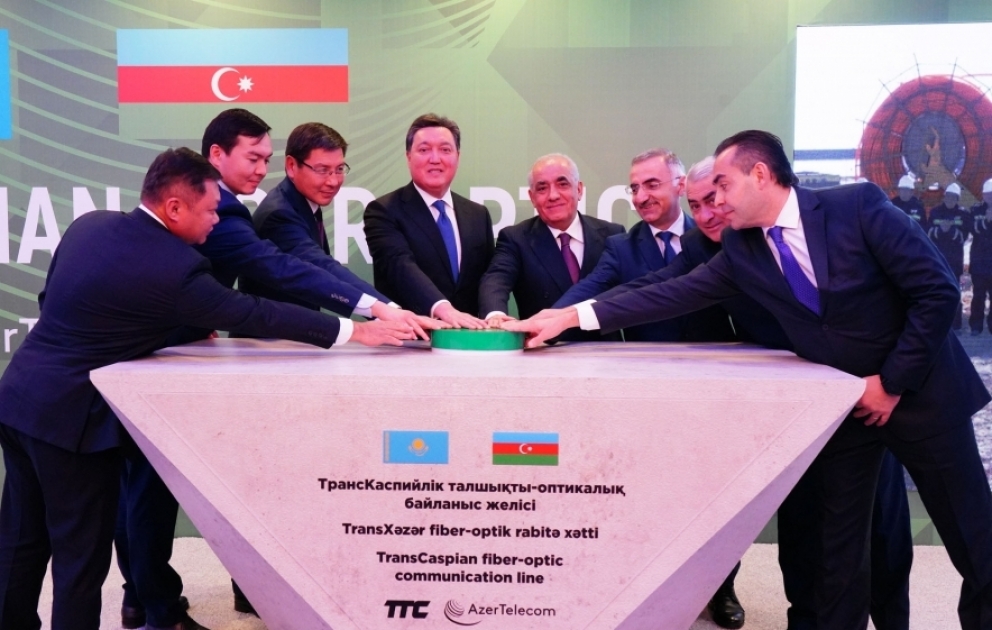 Azərbaycanın və Qazaxıstanın Baş nazirləri Aktauda iki ölkə arasında fiber-optik rabitə xəttinin təməlqoyma mərasimində iştirak ediblər