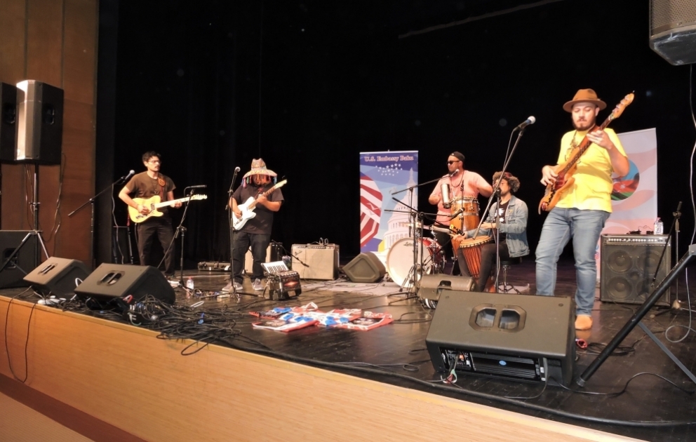 ABŞ-ın “Buyeponqo” qrupunun Şəkidə konserti olub