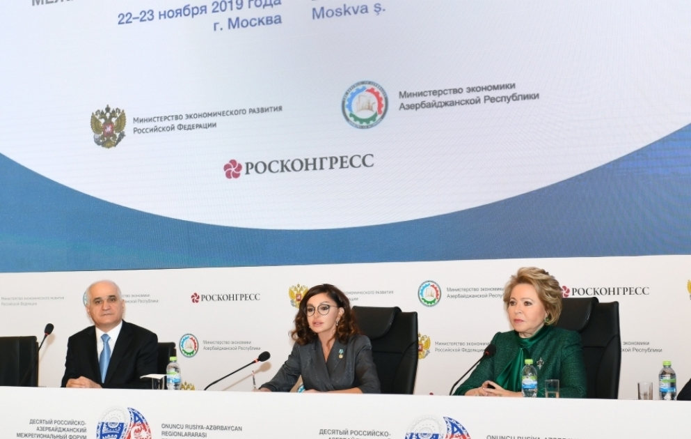 Erste Vizepräsidentin Aserbaidschans Mehriban Aliyeva nimmt am zehnten Russisch-Aserbaidschanischen Interregionalen Forum in Moskau teil