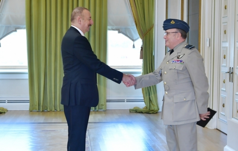 Staatspräsident Ilham Aliyev empfängt NATO-Delegation
